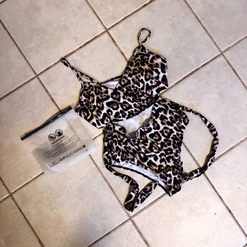 Temu • Cutout One Piece Bathing Suit